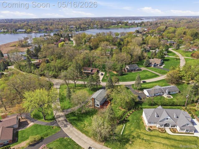 1848 Packer Road, Bloomfield Hills, MI 48302