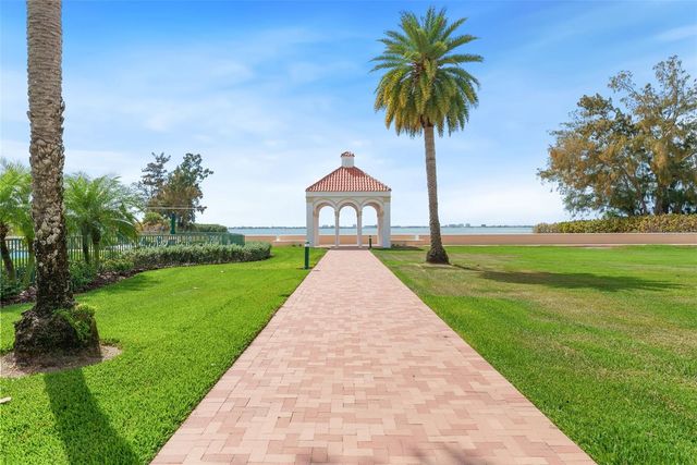 4780 DOLPHIN CAY LANE S 109, St Petersburg, FL 33711