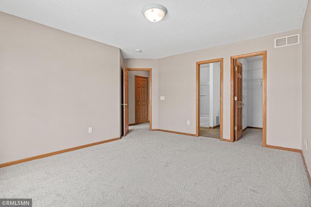 6823 Meadow Grass Lane S, Cottage Grove, MN 55016