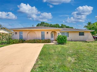 2014 7th Ct, Lake Worth Beach, FL 33461
