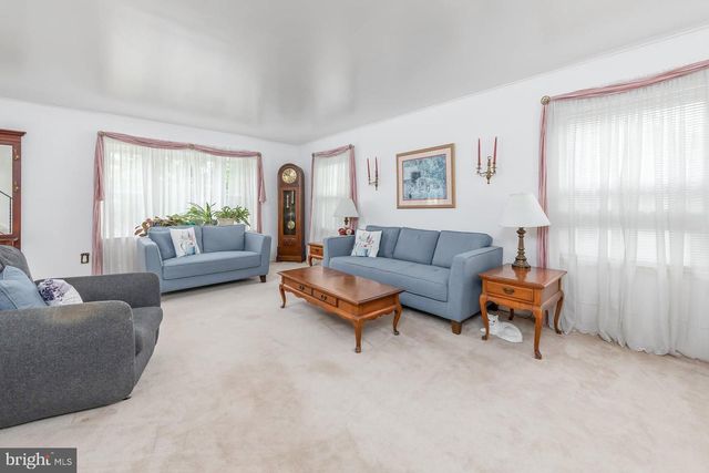 99 SOMERSET DR, Willingboro, NJ 08046