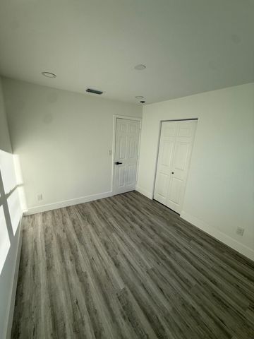 2353 S Beech Rd Road, West Palm Beach, FL 33409