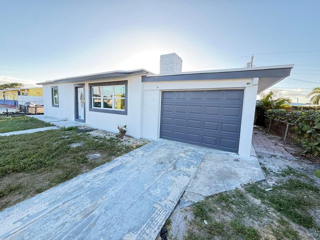 2353 S Beech Rd Road, West Palm Beach, FL 33409