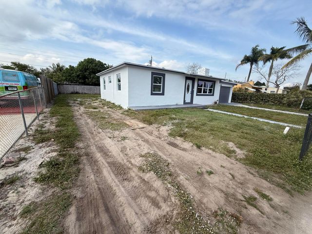 2353 S Beech Rd Road, West Palm Beach, FL 33409