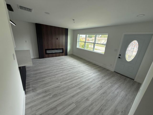 2353 S Beech Rd Road, West Palm Beach, FL 33409