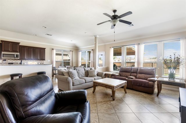 12823 Waterbury Edge Lane, Humble, TX 77346