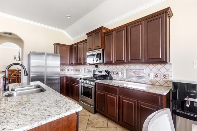 12823 Waterbury Edge Lane, Humble, TX 77346