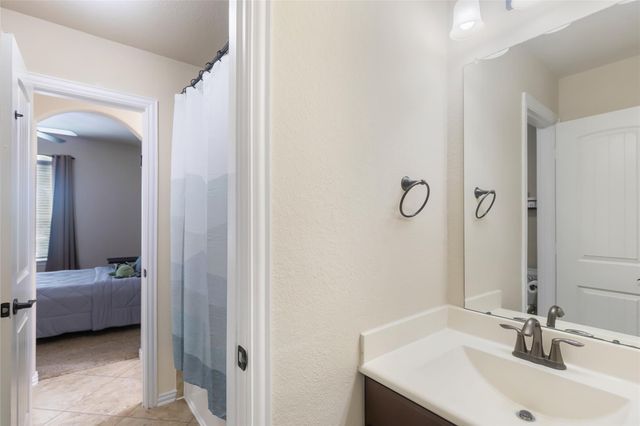 12823 Waterbury Edge Lane, Humble, TX 77346
