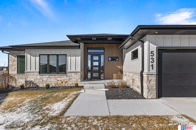 531 White Cap Bay, Lincoln, NE 68527