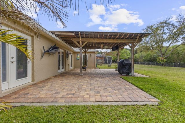 2724 Serenity Circle S, Fort Pierce, FL 34983