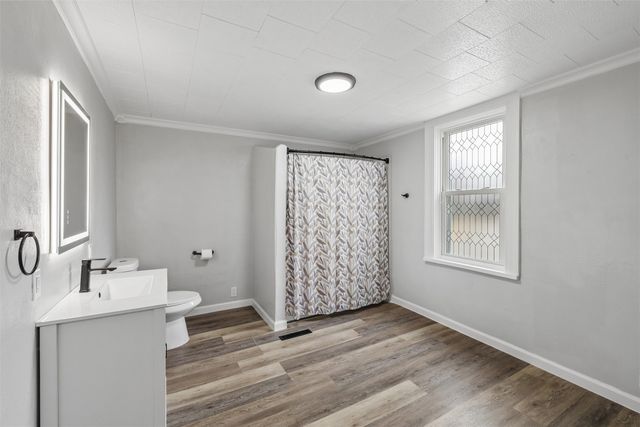 501 E 1st Avenue, Indianola, IA 50125