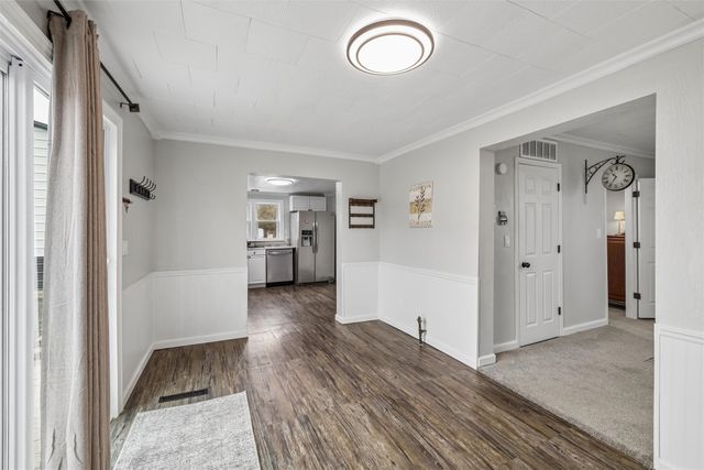 501 E 1st Avenue, Indianola, IA 50125