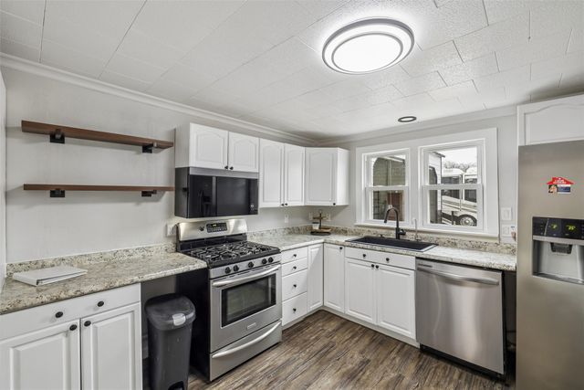 501 E 1st Avenue, Indianola, IA 50125