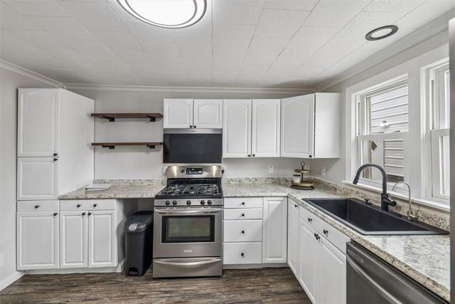 501 E 1st Avenue, Indianola, IA 50125