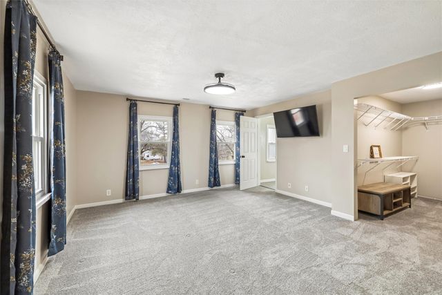 501 E 1st Avenue, Indianola, IA 50125