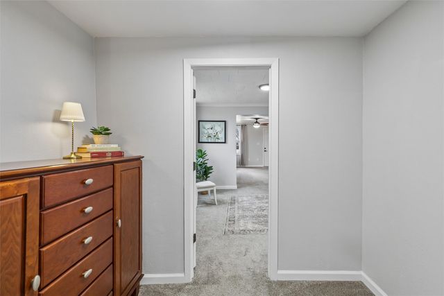 501 E 1st Avenue, Indianola, IA 50125