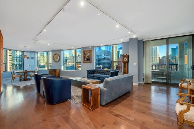 501 N Clinton Street 903, Chicago, IL 60654