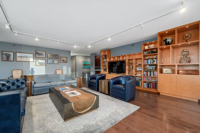 501 N Clinton Street 903, Chicago, IL 60654