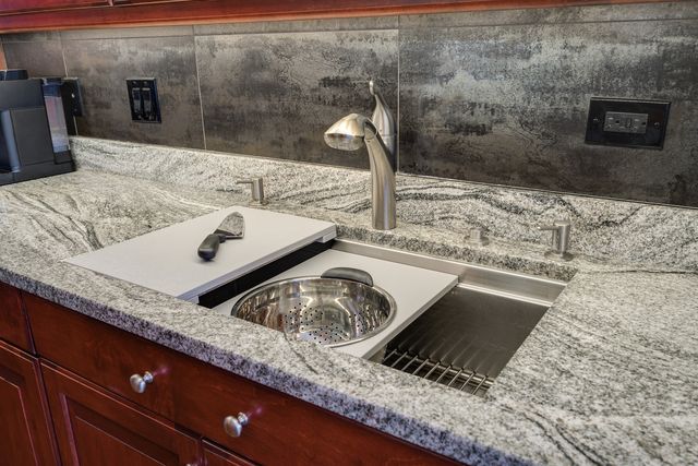 501 N Clinton Street 903, Chicago, IL 60654