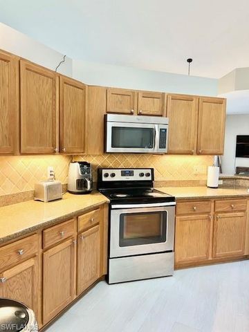 6564 Chestnut CIR, Naples, FL 34109