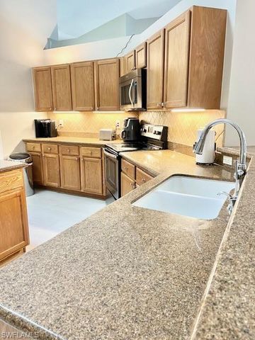 6564 Chestnut CIR, Naples, FL 34109