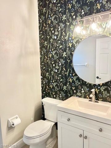 6564 Chestnut CIR, Naples, FL 34109