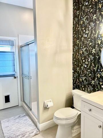 6564 Chestnut CIR, Naples, FL 34109