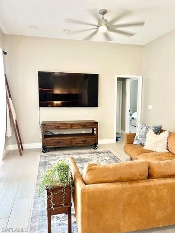 6564 Chestnut CIR, Naples, FL 34109