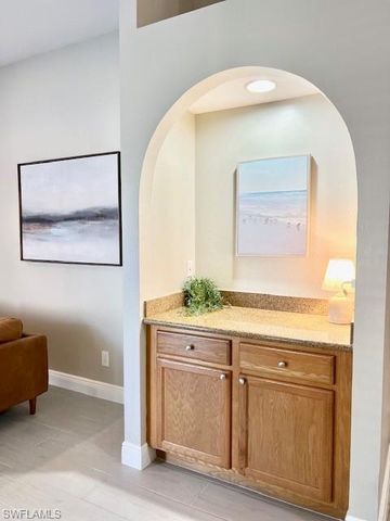 6564 Chestnut CIR, Naples, FL 34109