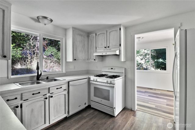 2186 Crosswoods Circle, Oak Harbor, WA 98277