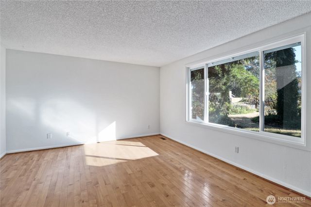 2186 Crosswoods Circle, Oak Harbor, WA 98277