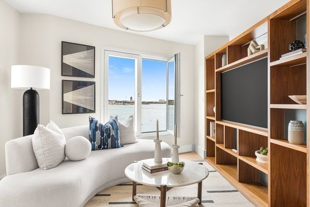 20 Rowes Wharf 309, Boston, MA 02110