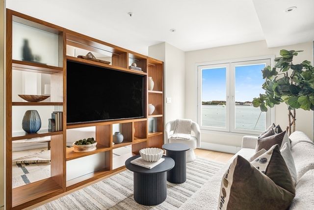 20 Rowes Wharf 309, Boston, MA 02110
