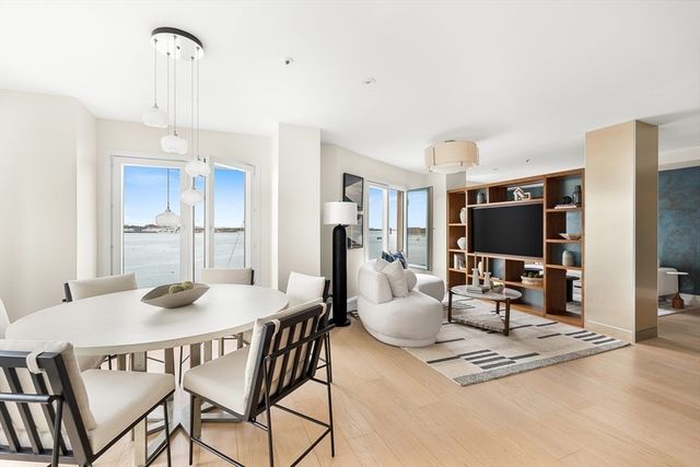 20 Rowes Wharf 309, Boston, MA 02110