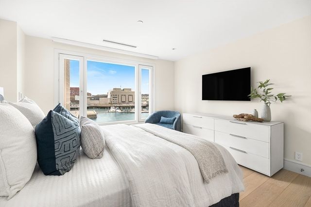 20 Rowes Wharf 309, Boston, MA 02110