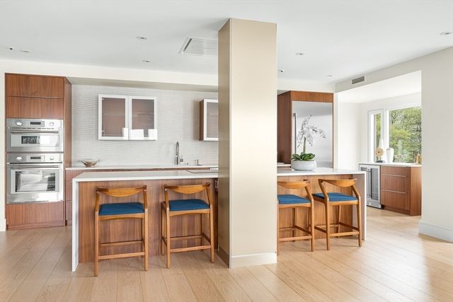 20 Rowes Wharf 309, Boston, MA 02110