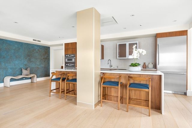 20 Rowes Wharf 309, Boston, MA 02110