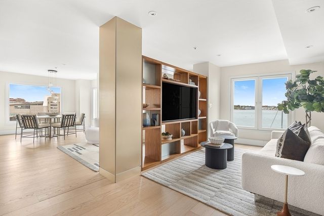 20 Rowes Wharf 309, Boston, MA 02110