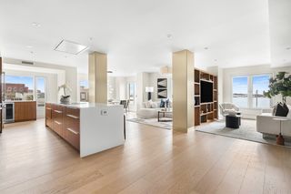 20 Rowes Wharf 309, Boston, MA 02110