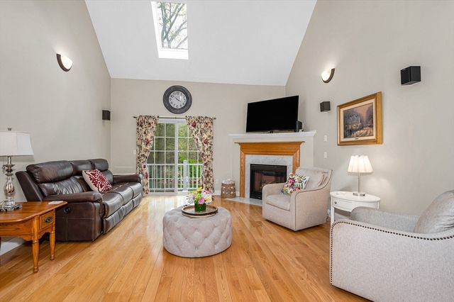 40 Lynnes Way 40, Tewksbury, MA 01876