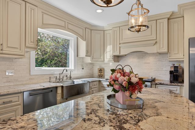 25231 W Monroe Court, Plainfield, IL 60585