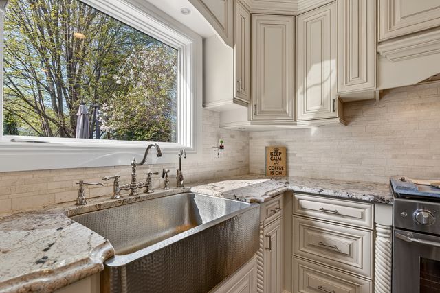 25231 W Monroe Court, Plainfield, IL 60585