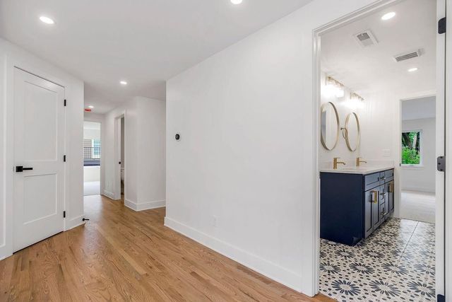 5439 Norwood Street, Fairway, KS 66205