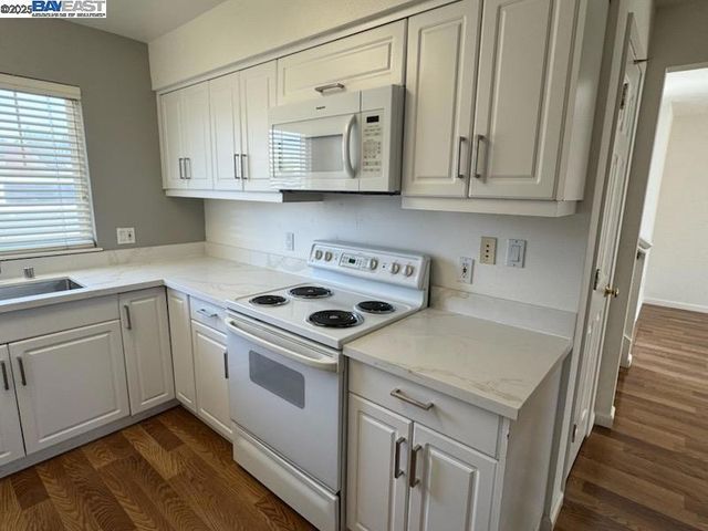 203 Maple St, Livermore, CA 94550