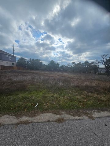 130 Capstone CT, Dripping Springs, TX 78620