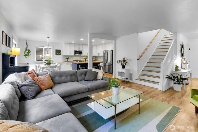 7023 Autumn Avenue SE, Snoqualmie, WA 98065