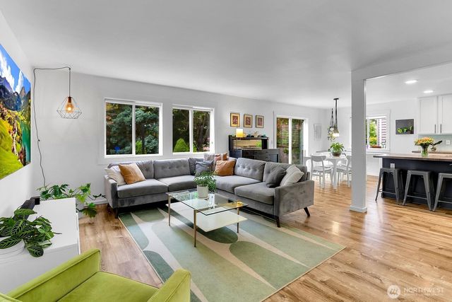 7023 Autumn Avenue SE, Snoqualmie, WA 98065