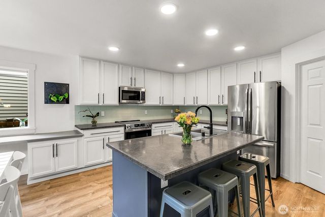 7023 Autumn Avenue SE, Snoqualmie, WA 98065