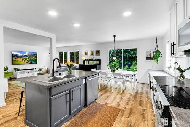 7023 Autumn Avenue SE, Snoqualmie, WA 98065