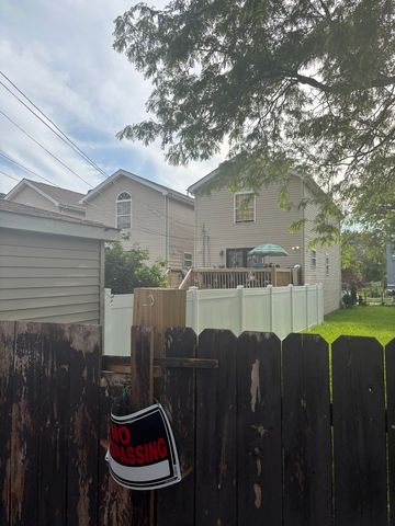 147 S Whipple Street, Chicago, IL 60612